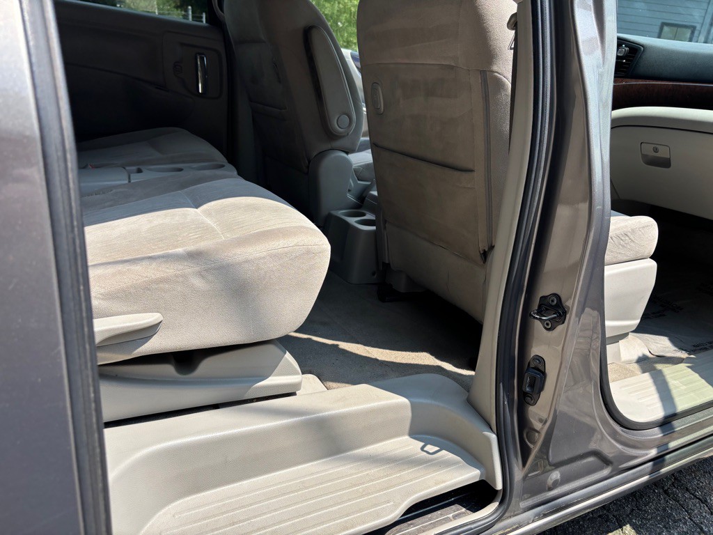 2017 Nissan Quest Image 33