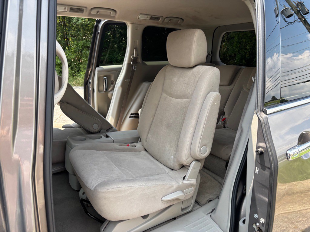 2017 Nissan Quest Image 39