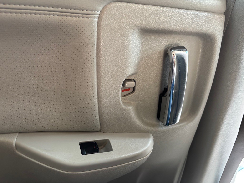 2017 Nissan Quest Image 57
