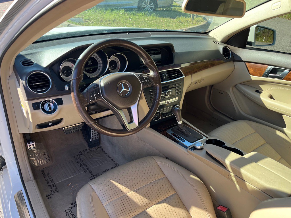2013 Mercedes-Benz C-Class Image 23