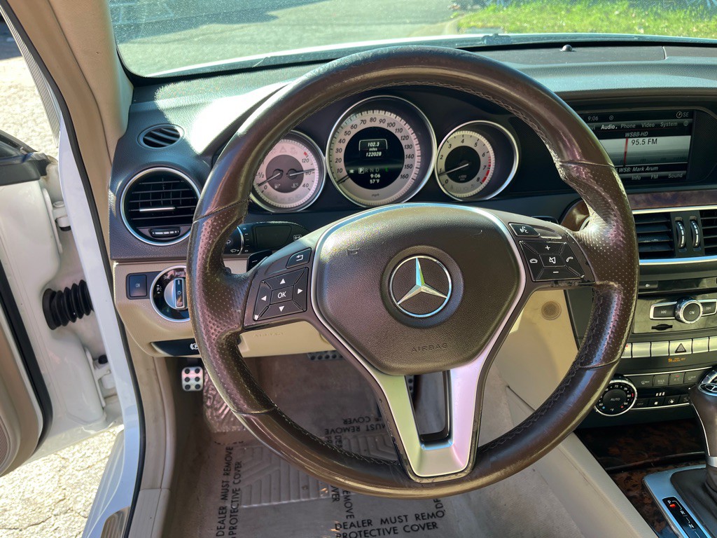 2013 Mercedes-Benz C-Class Image 24