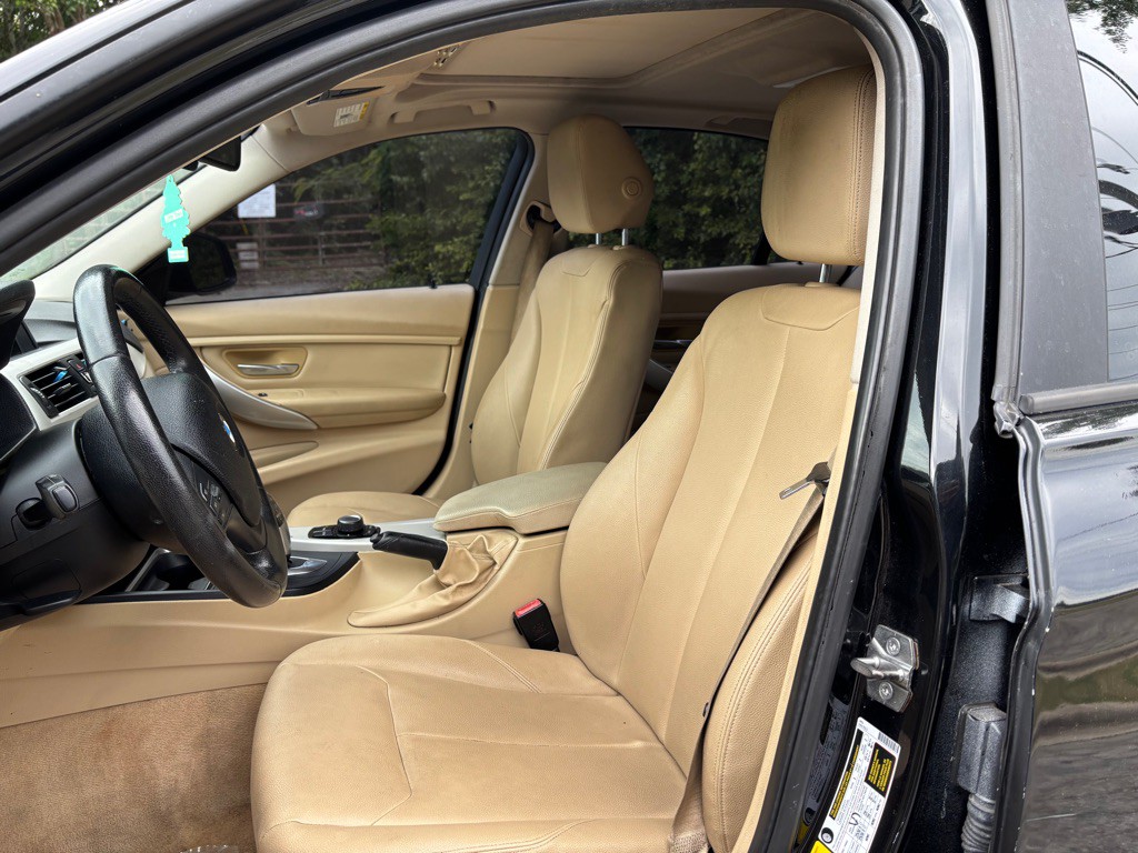 2014 BMW 3 Series Image 13