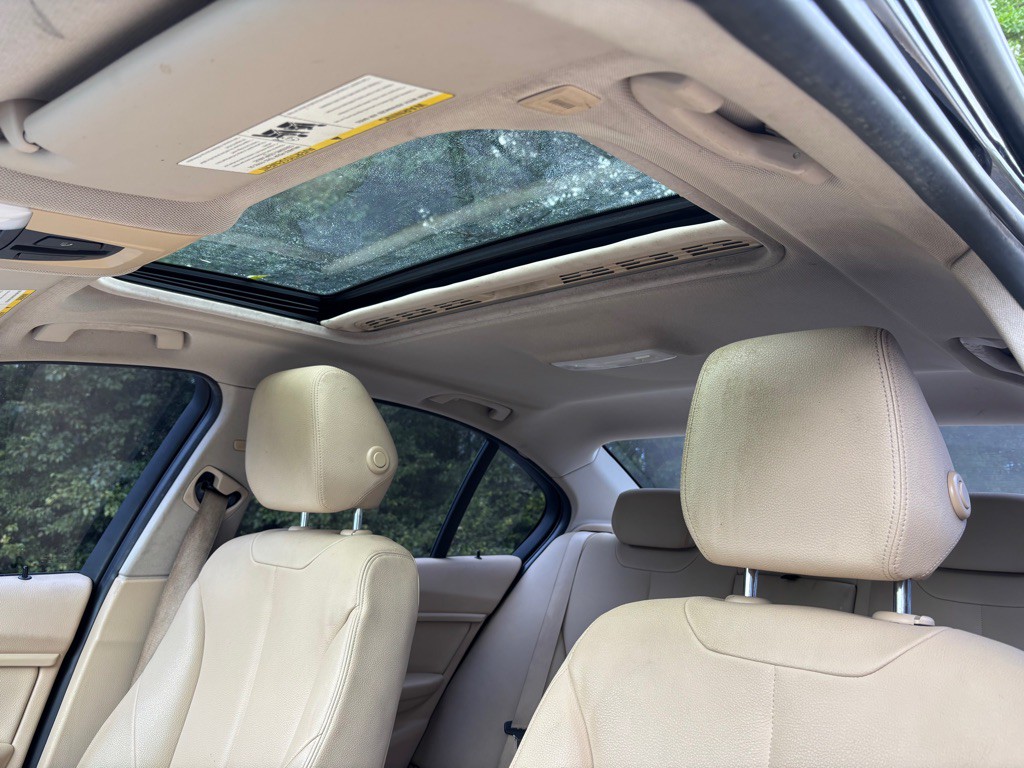 2014 BMW 3 Series Image 15