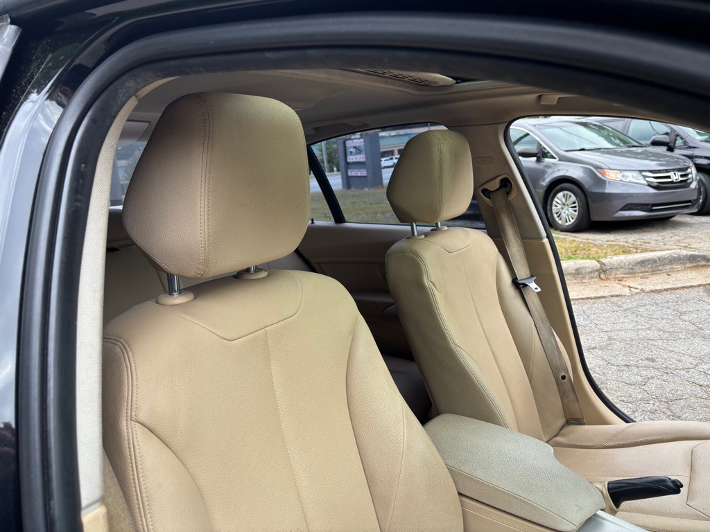 2014 BMW 3 Series Image 18