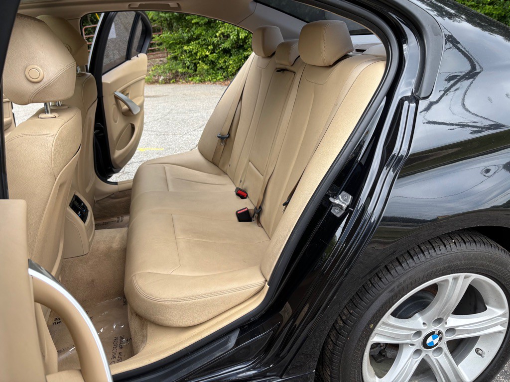 2014 BMW 3 Series Image 29