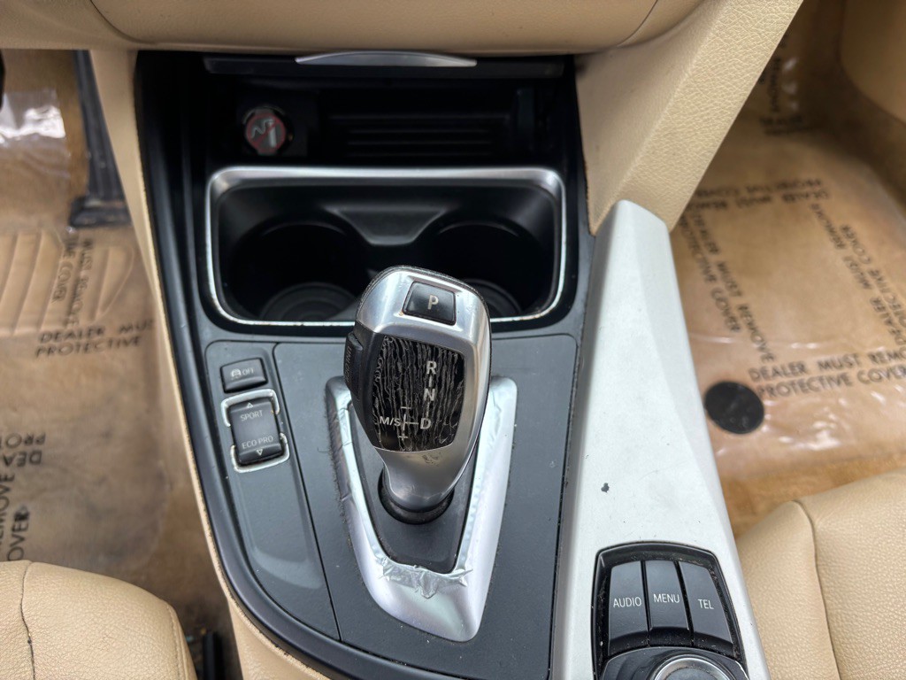 2014 BMW 3 Series Image 36
