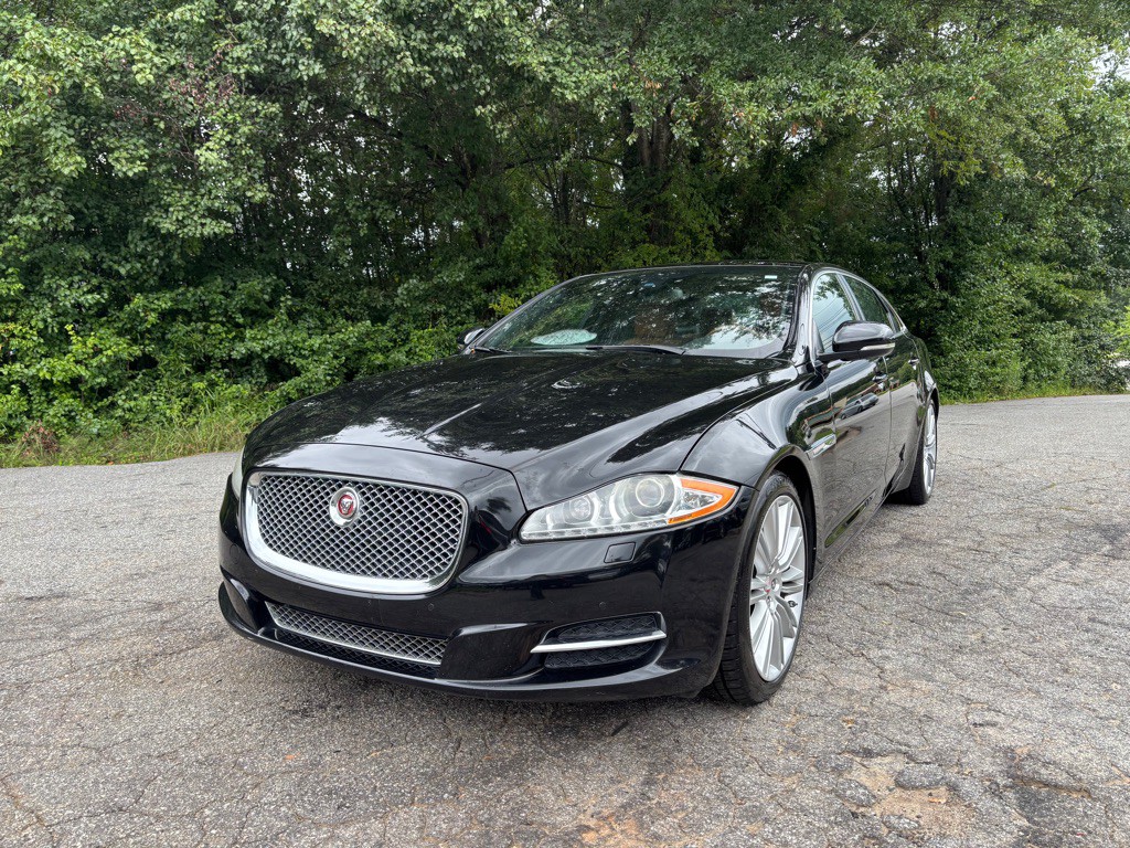 2015 Jaguar XJ Image 1