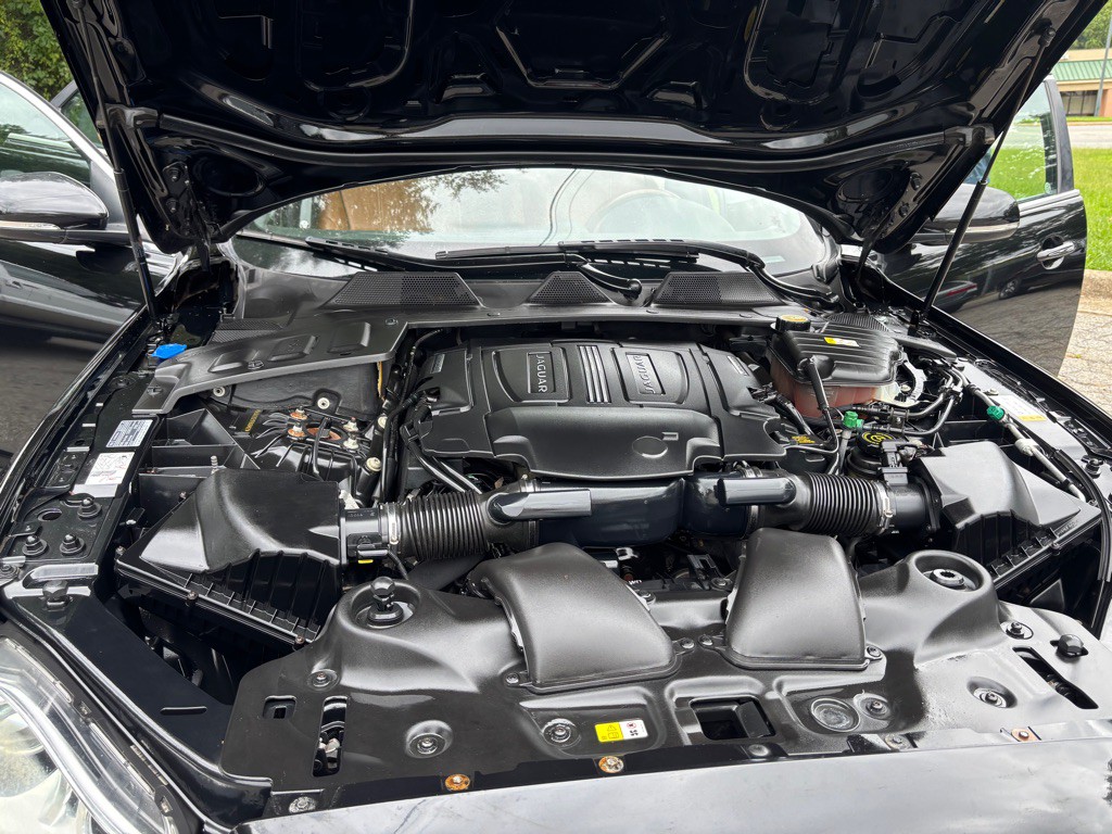 2015 Jaguar XJ Image 68