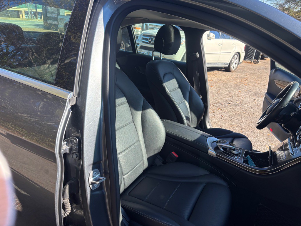 2020 Mercedes-Benz C-Class Image 28