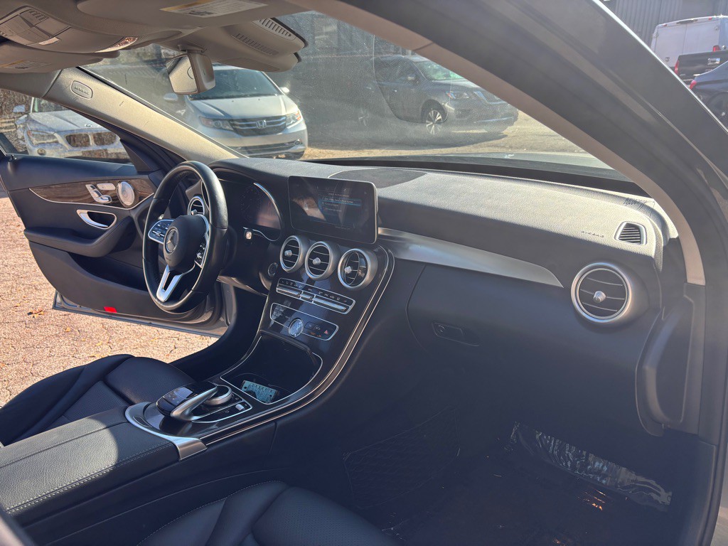 2020 Mercedes-Benz C-Class Image 31