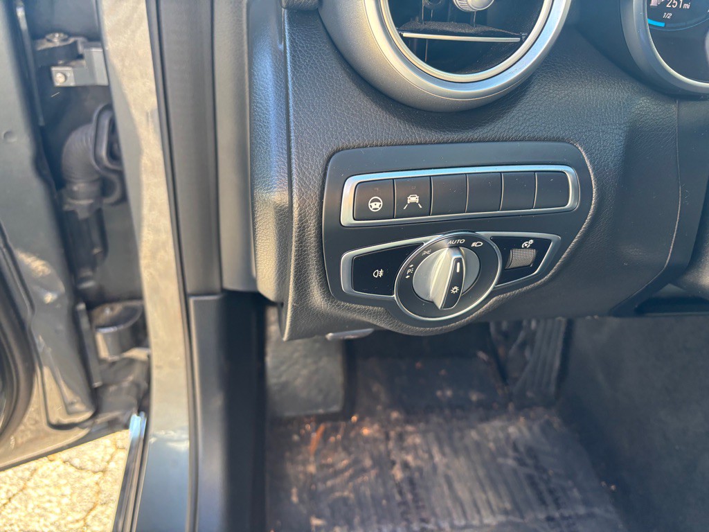 2020 Mercedes-Benz C-Class Image 49