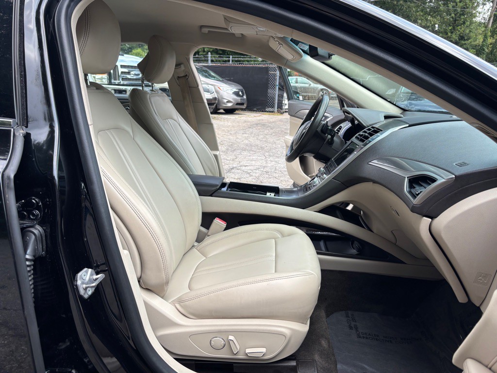 2017 Lincoln MKZ Image 23