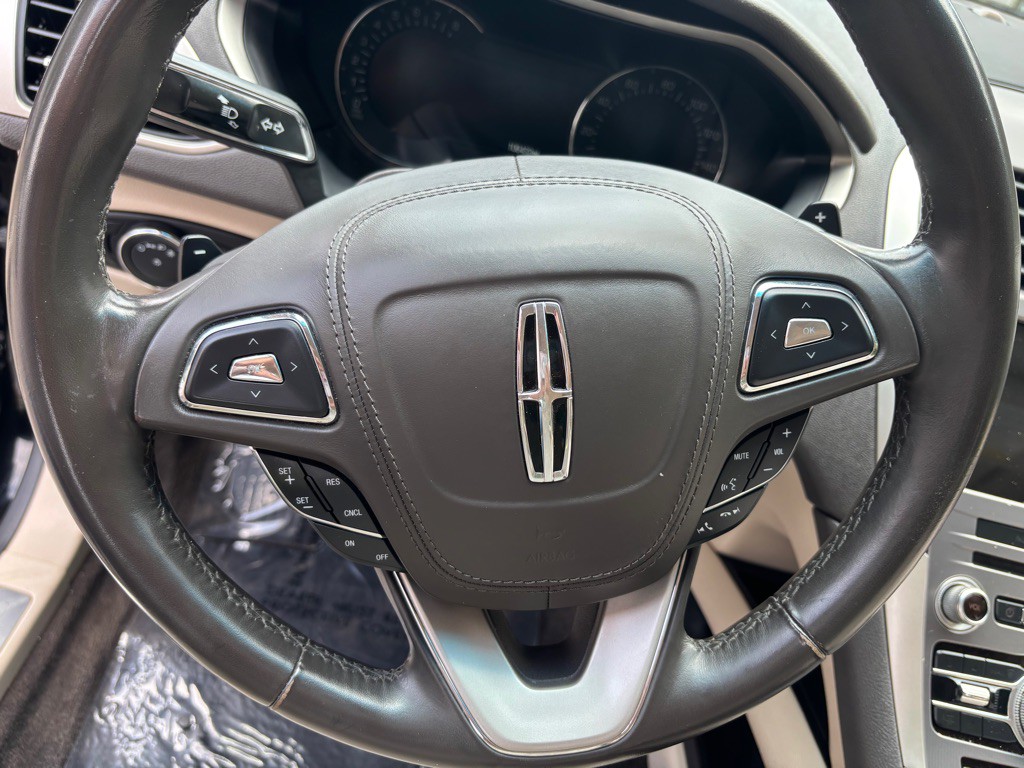 2017 Lincoln MKZ Image 36