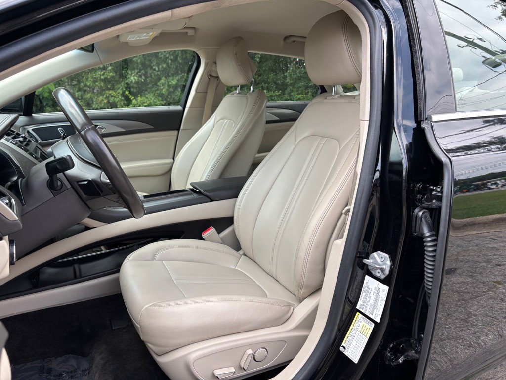 2017 Lincoln MKZ Image 18