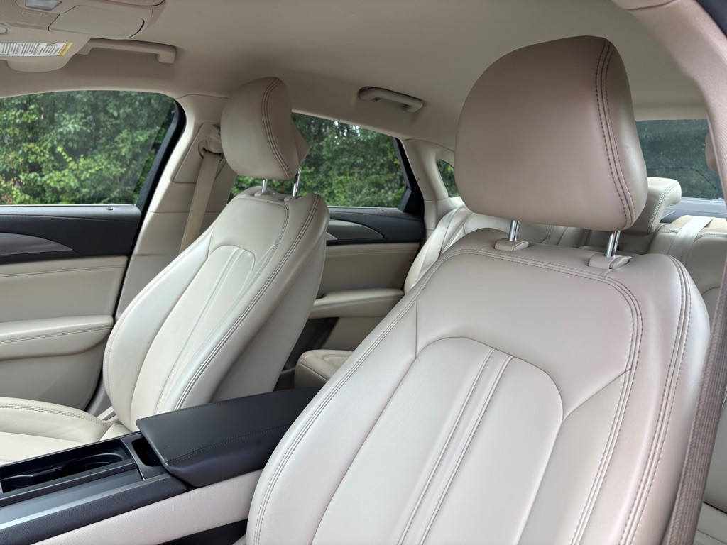 2017 Lincoln MKZ Image 20