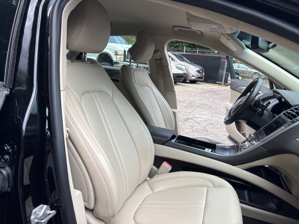 2017 Lincoln MKZ Image 24