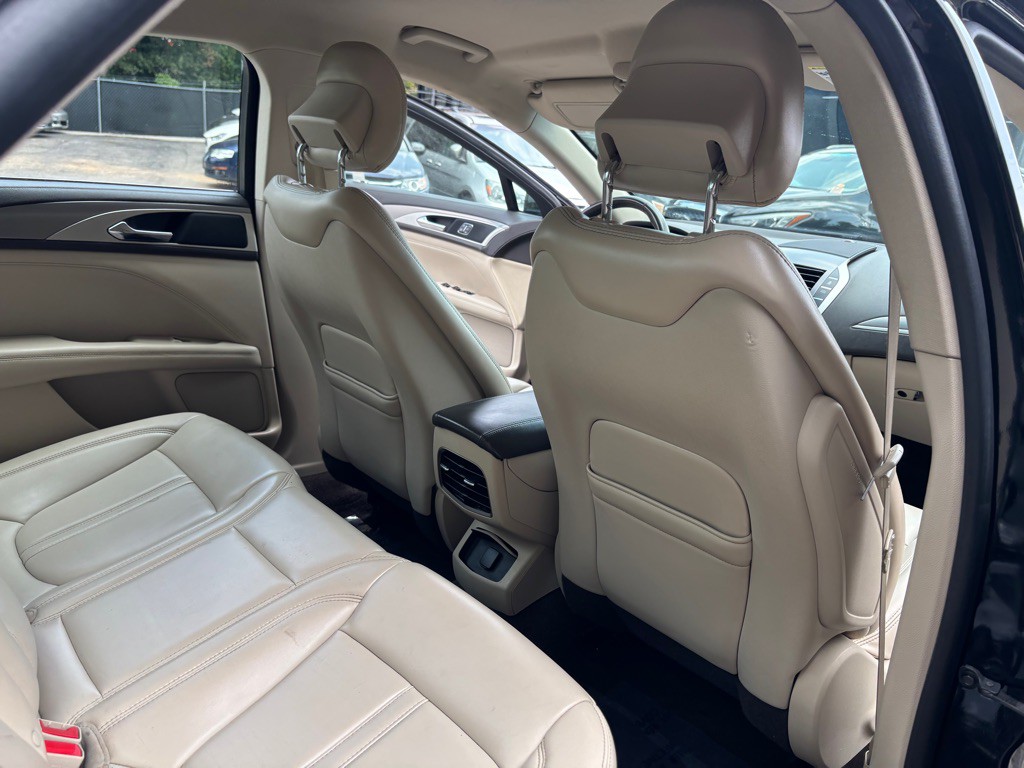 2017 Lincoln MKZ Image 29