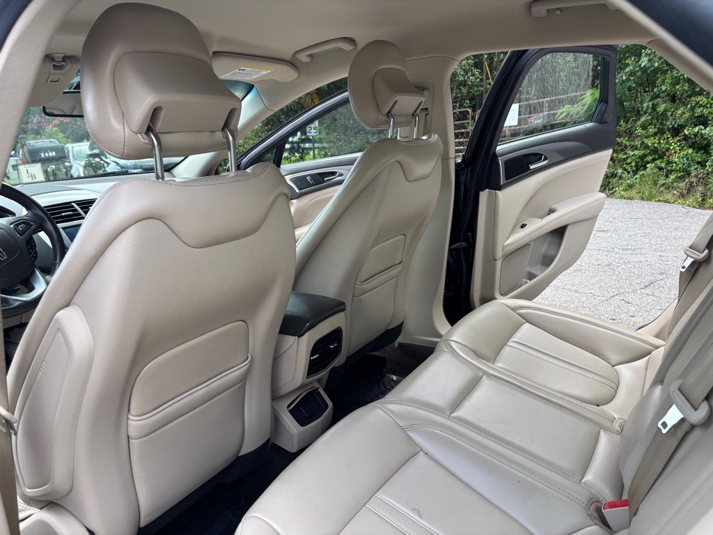 2017 Lincoln MKZ Image 34