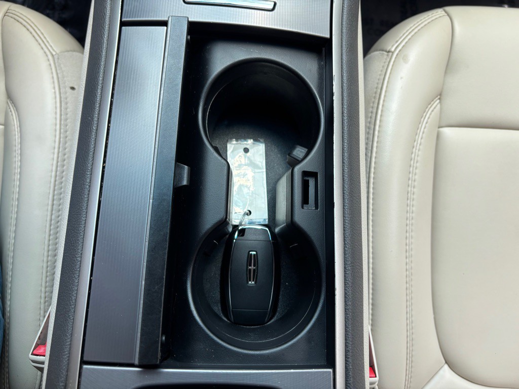 2017 Lincoln MKZ Image 43