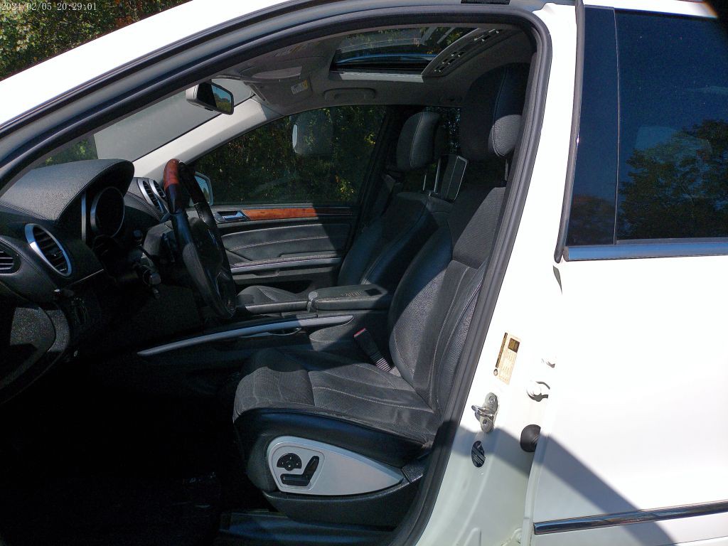 2011 Mercedes-Benz GL-Class Image 8