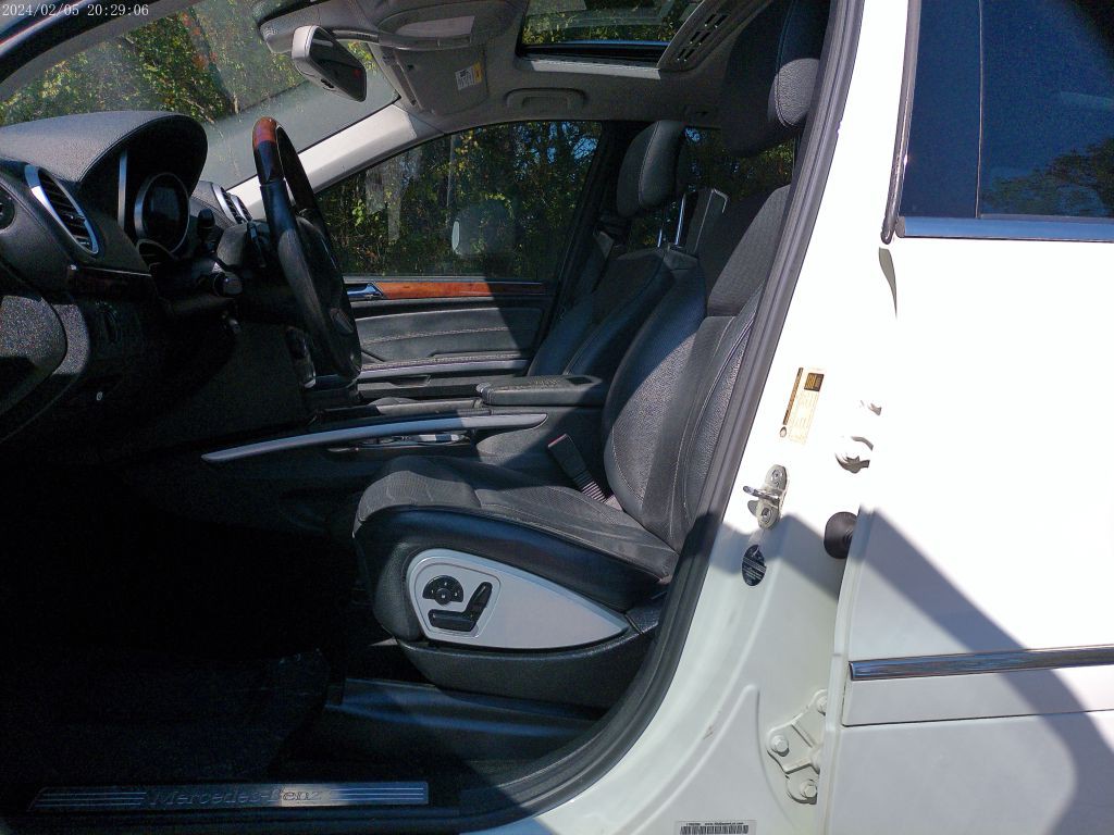2011 Mercedes-Benz GL-Class Image 9