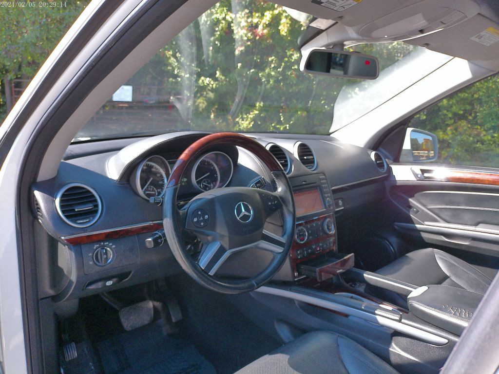 2011 Mercedes-Benz GL-Class Image 11