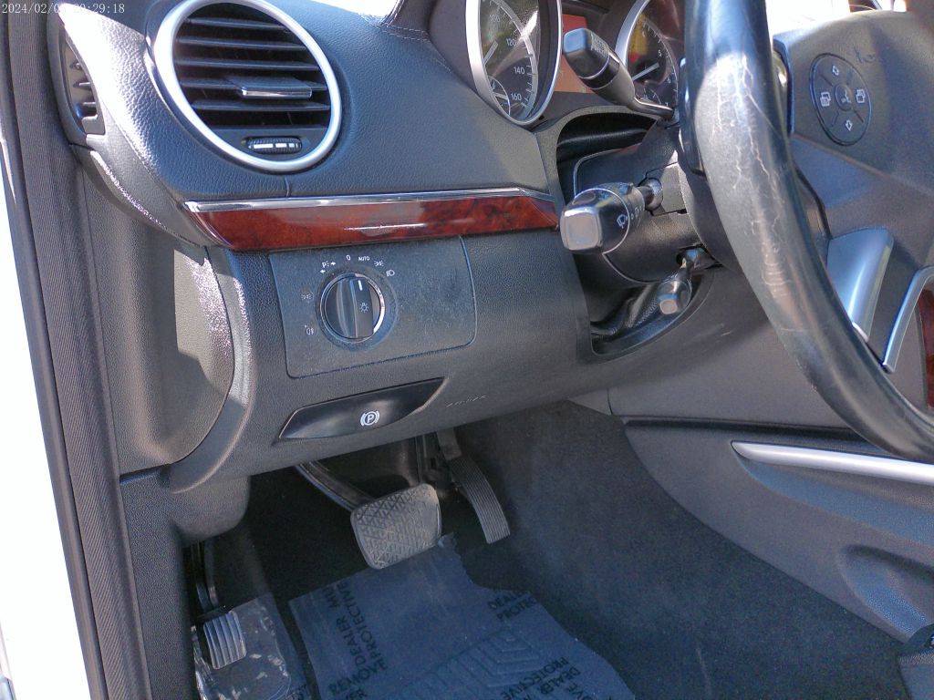 2011 Mercedes-Benz GL-Class Image 12