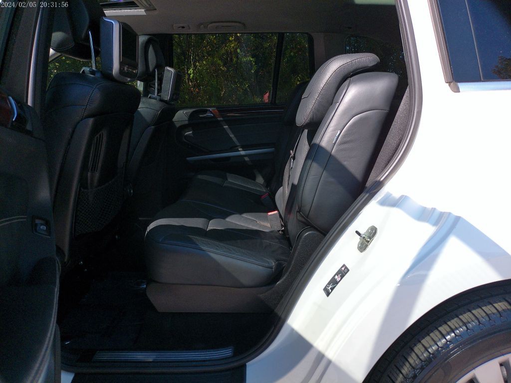 2011 Mercedes-Benz GL-Class Image 27