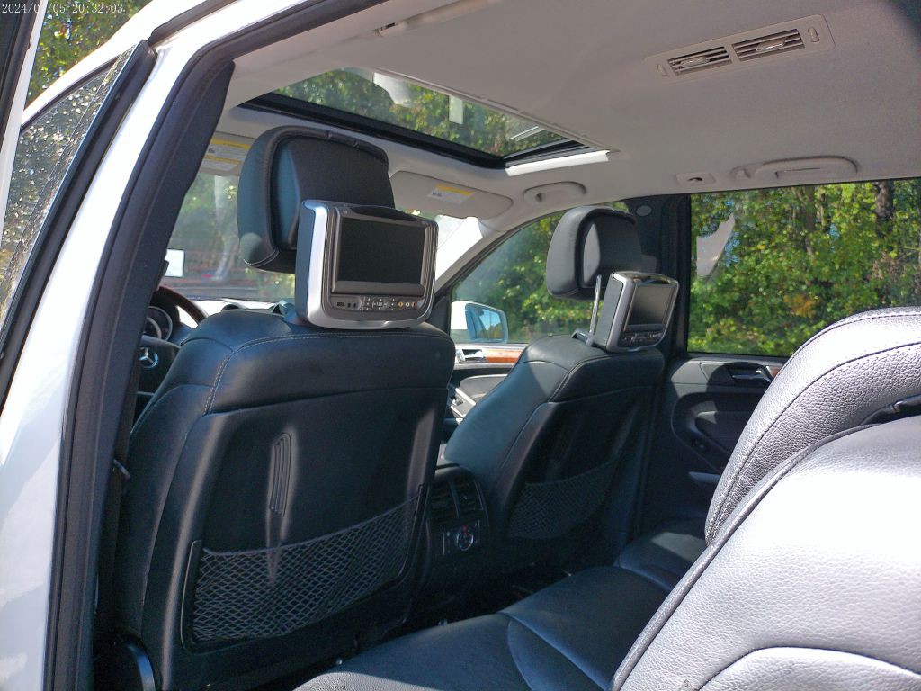 2011 Mercedes-Benz GL-Class Image 29