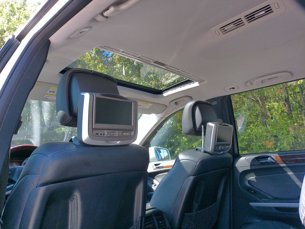 2011 Mercedes-Benz GL-Class Image 30