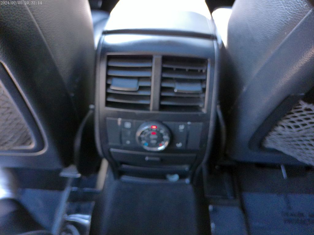 2011 Mercedes-Benz GL-Class Image 31