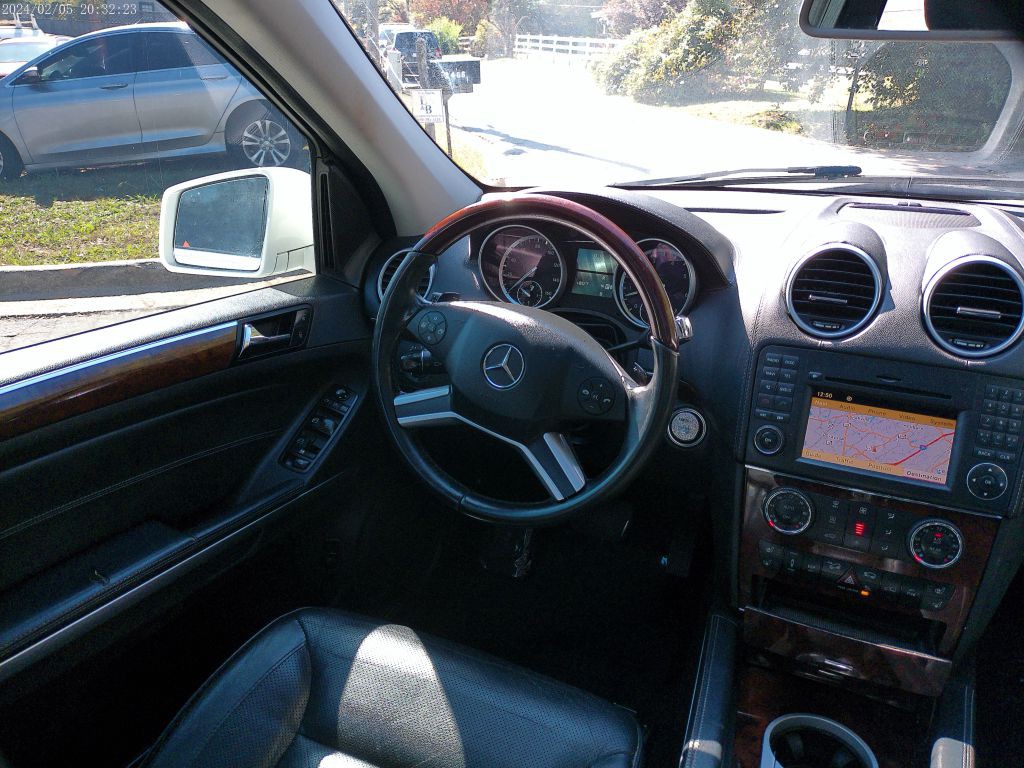 2011 Mercedes-Benz GL-Class Image 33