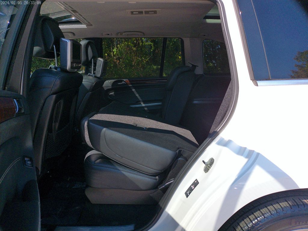 2011 Mercedes-Benz GL-Class Image 39