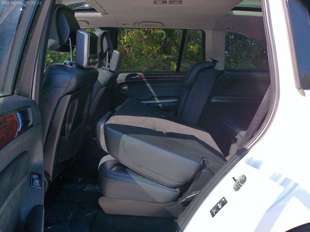 2011 Mercedes-Benz GL-Class Image 40