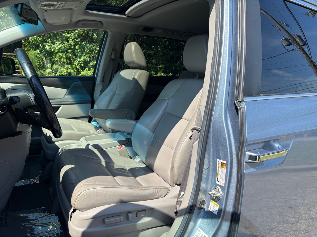 2012 Honda Odyssey Image 18