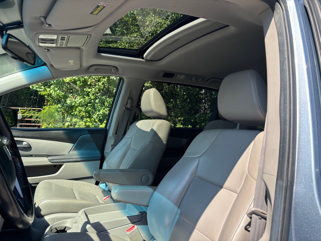 2012 Honda Odyssey Image 21