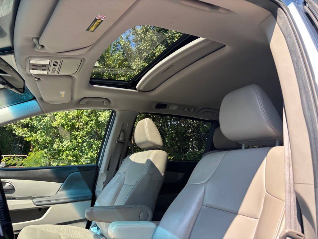2012 Honda Odyssey Image 22