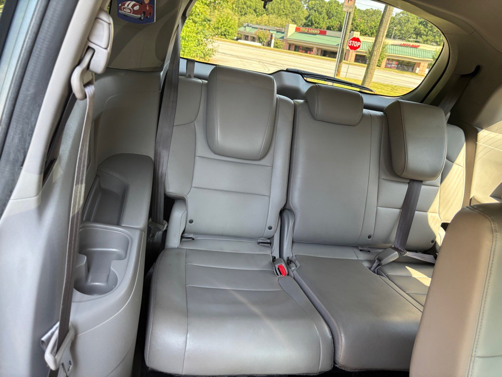 2012 Honda Odyssey Image 35