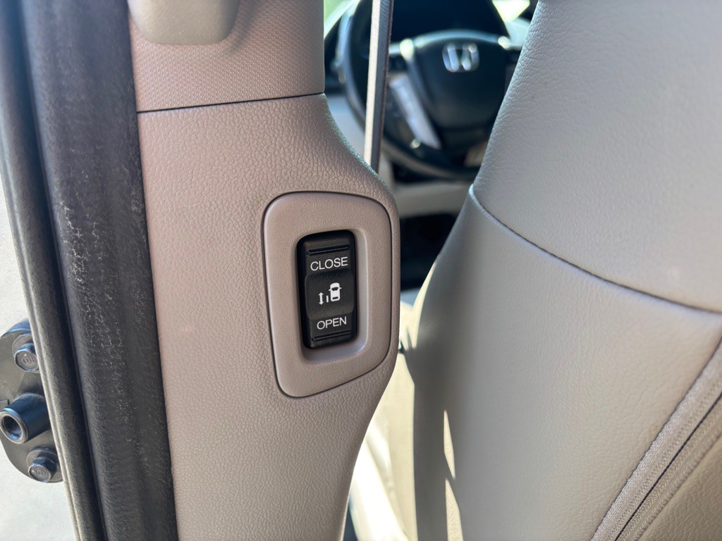 2012 Honda Odyssey Image 42