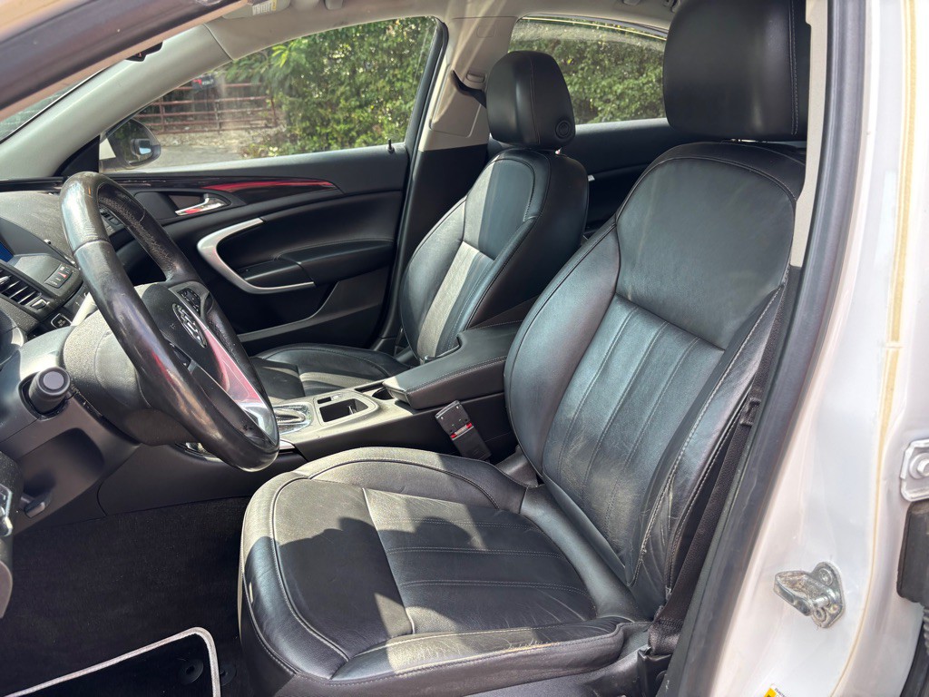 2012 Buick Regal Image 16