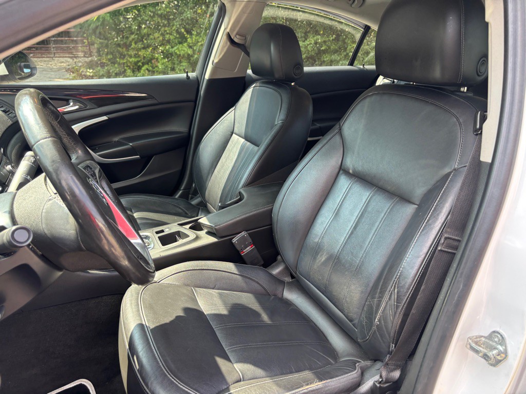 2012 Buick Regal Image 17