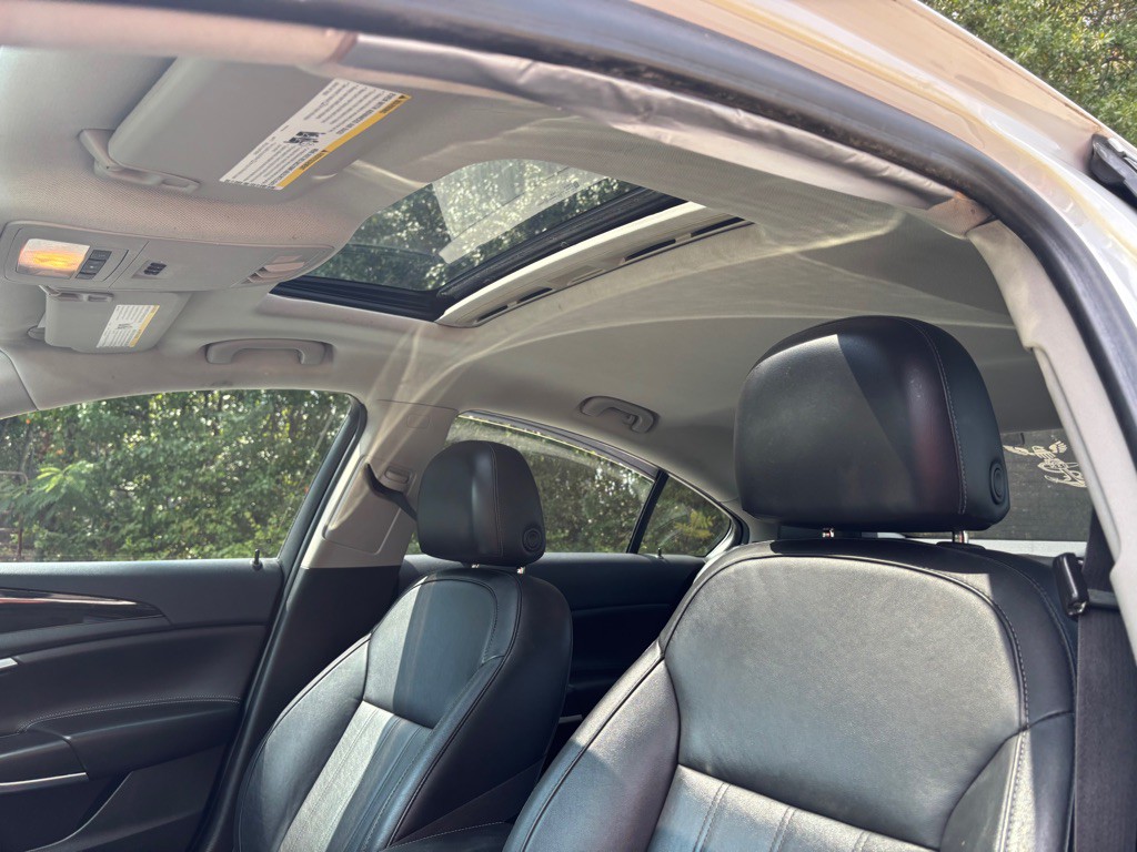 2012 Buick Regal Image 19