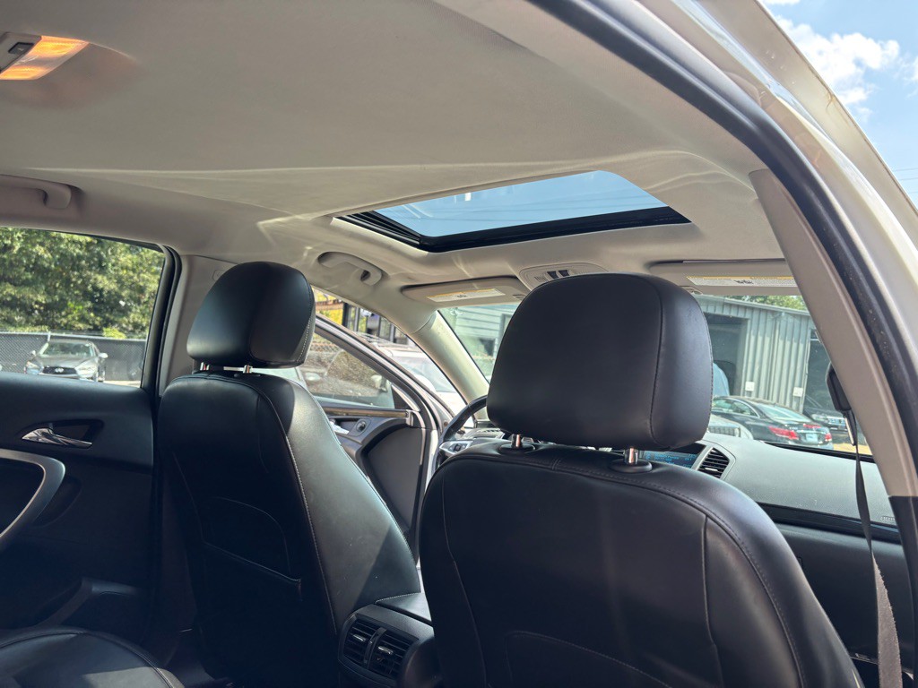 2012 Buick Regal Image 27