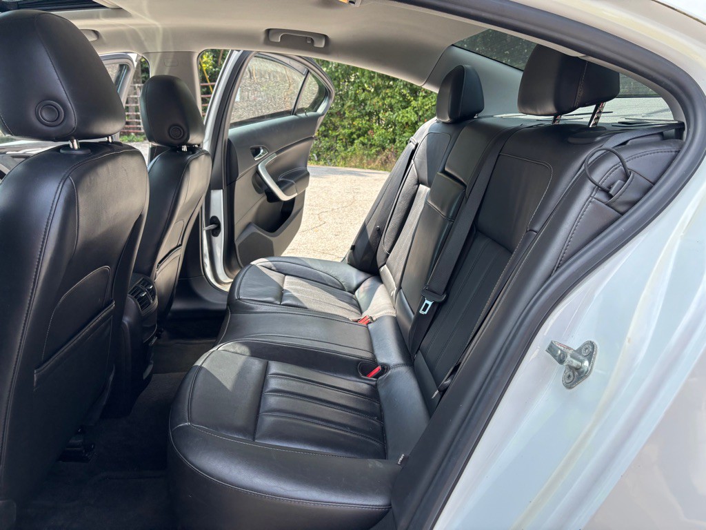 2012 Buick Regal Image 31