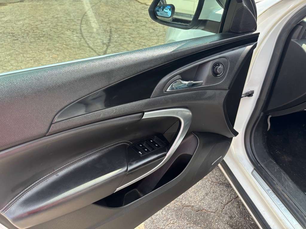 2012 Buick Regal Image 36
