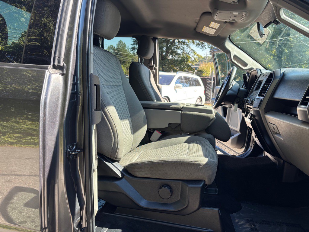 2017 Ford F-150 Image 32
