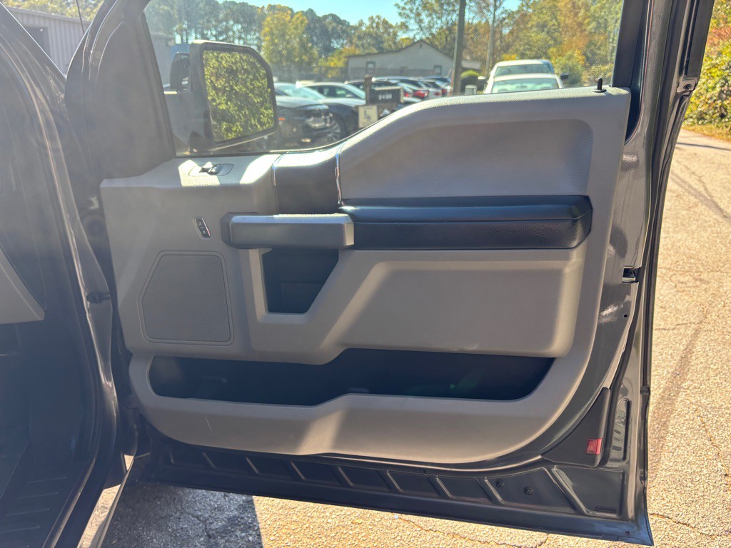 2017 Ford F-150 Image 40