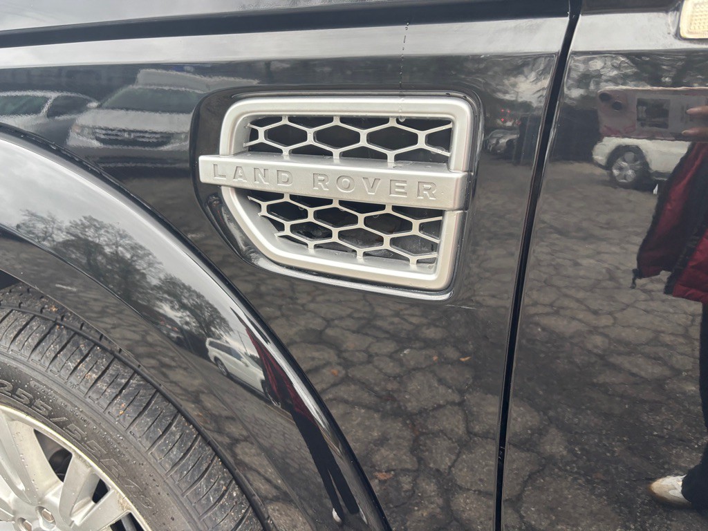 2011 Land Rover LR4 Image 16