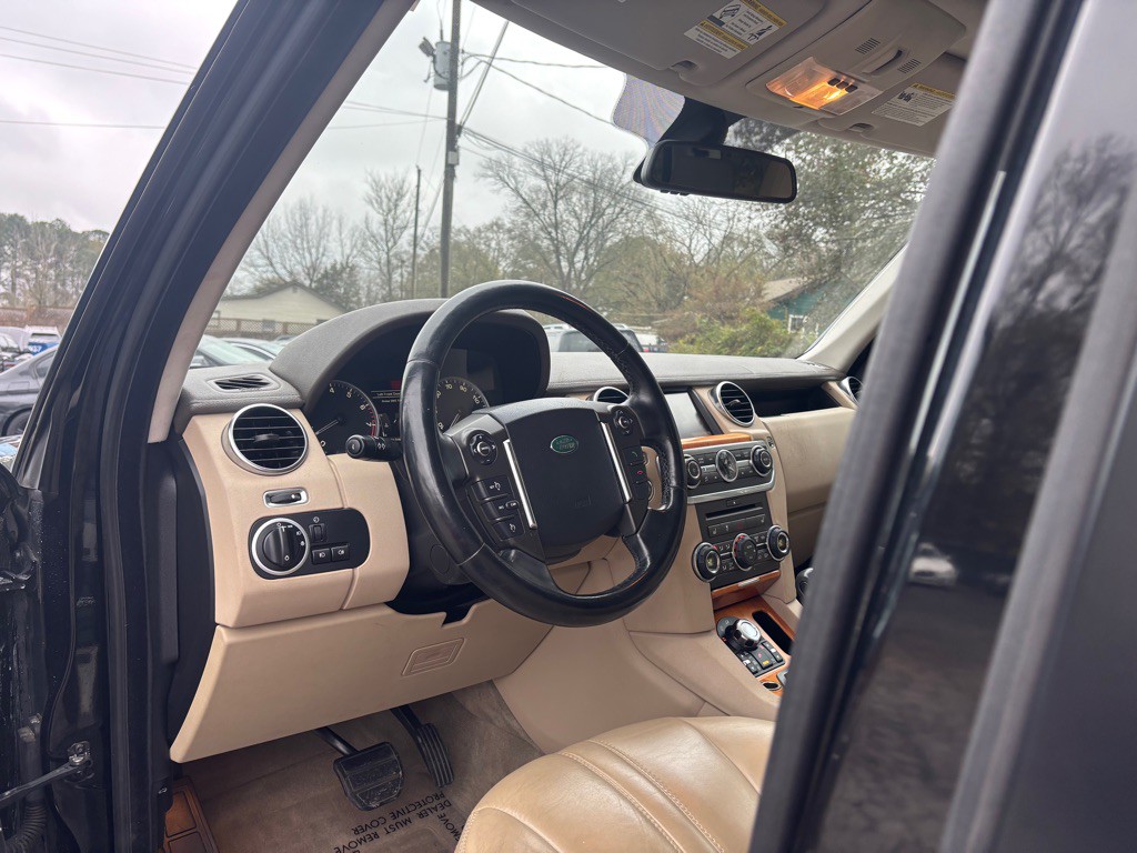 2011 Land Rover LR4 Image 23