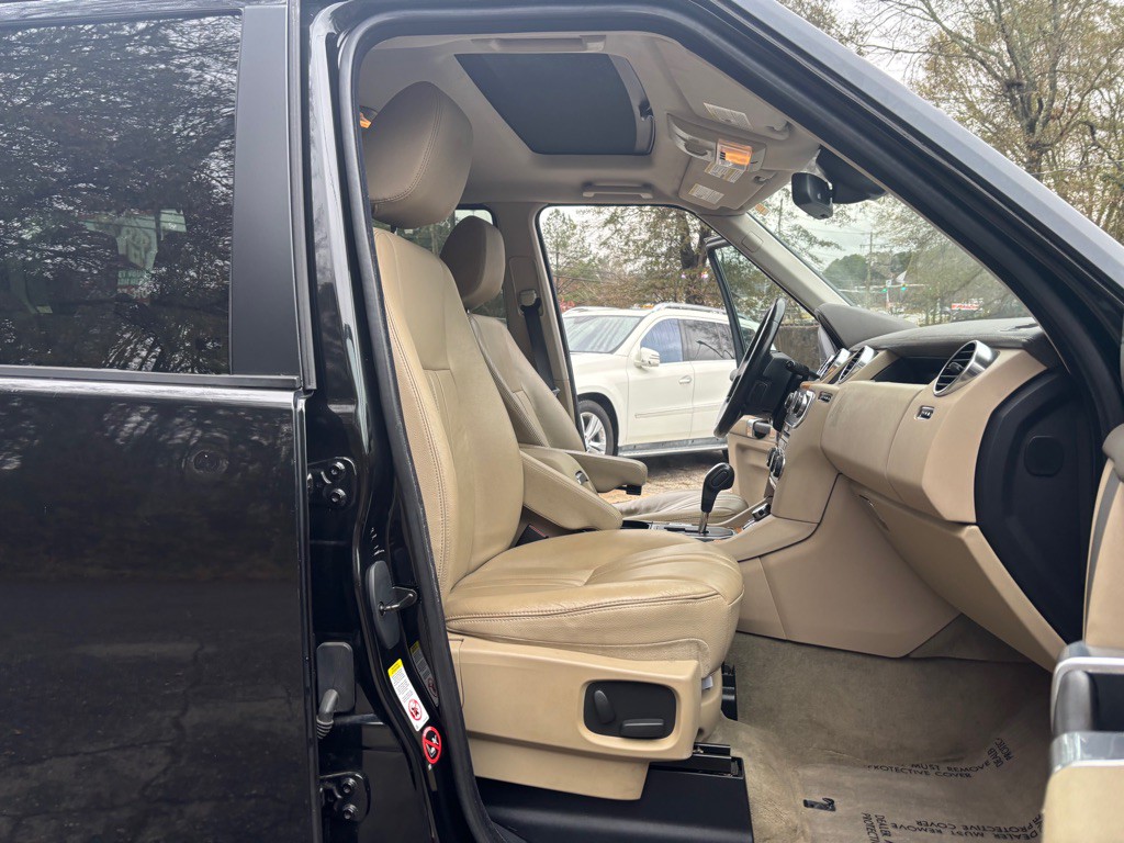2011 Land Rover LR4 Image 25